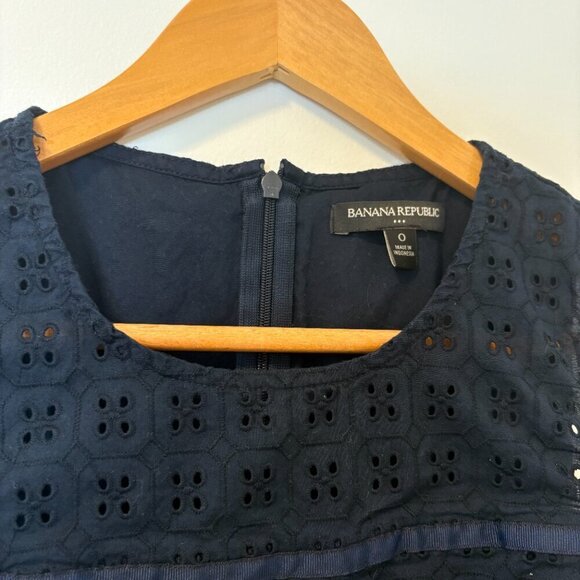 Banana Republic Navy Blue Eyelet Sleeveless Sheath Casual Dress Size 0 - Picture 4 of 8
